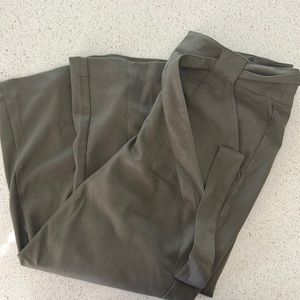 Brand new with tags, wide leg cropped pants